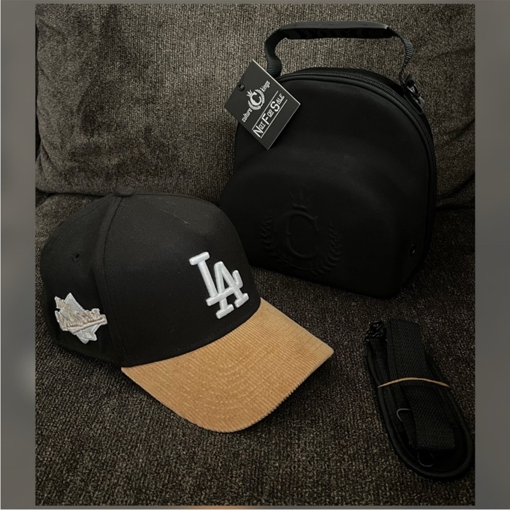 *Exclusive* New Era LA Dodgers Corduroy Design Fitted Hat (Size M/L) With Case